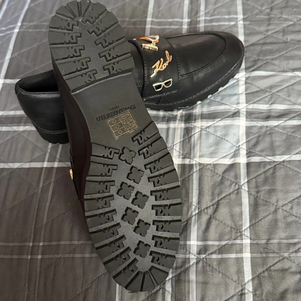 Karl Lagerfeld Black Loafers with Gold Tone Accents NWOB Sz 7.5